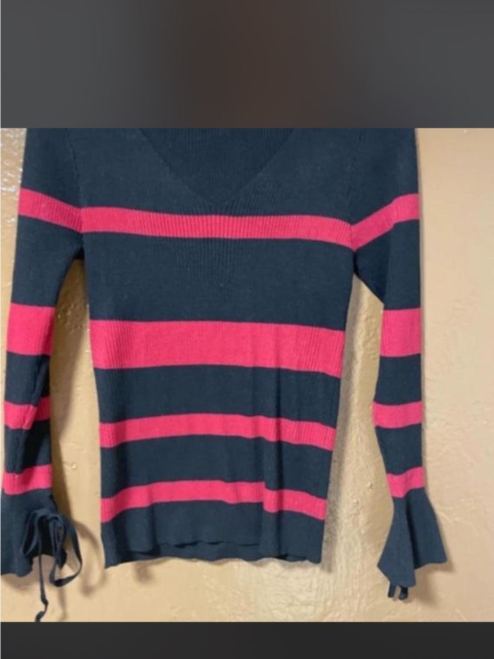 V-Neck Ribbed Stripe Sweater - Picture 4 of 5
